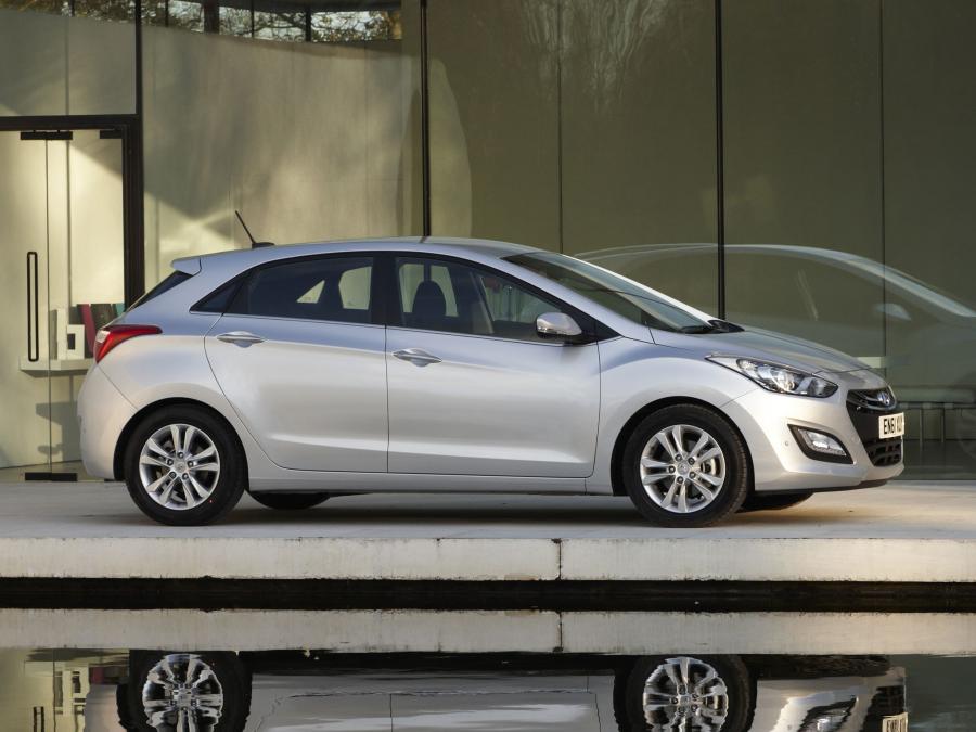  Hyundai i30 5-Door 2012 года  (UK) (фото 9 из 30)